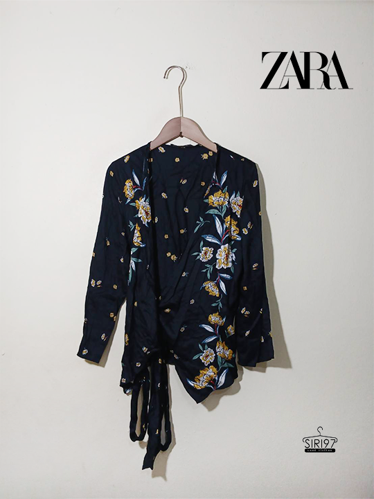 เสื้อคลุมแขนยาว เชือก ZARA สีดำ ลาย สภาพ90%