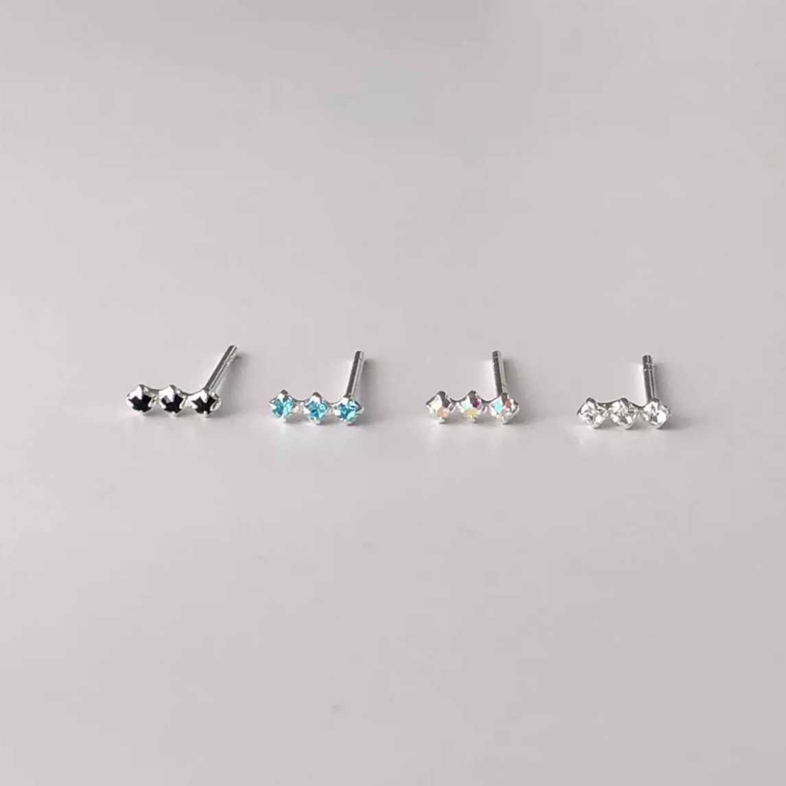 Winterwinter Jewelry Silver925 : ต่างหูเงินแท้ เพชร cz เรียงกัน 3 เม็ด น่ารักสไตล์เกาหลี