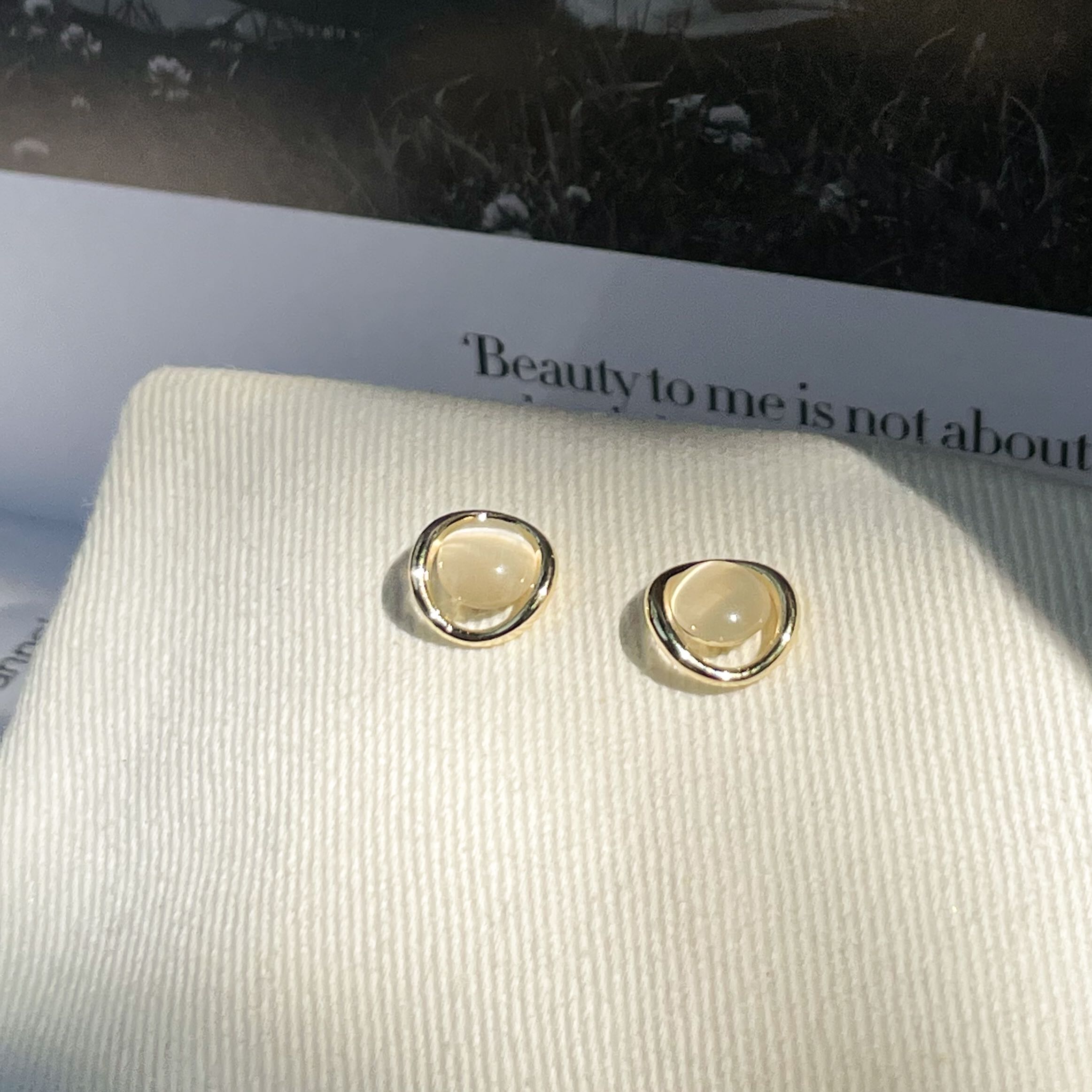 [Earring] Moon Stone