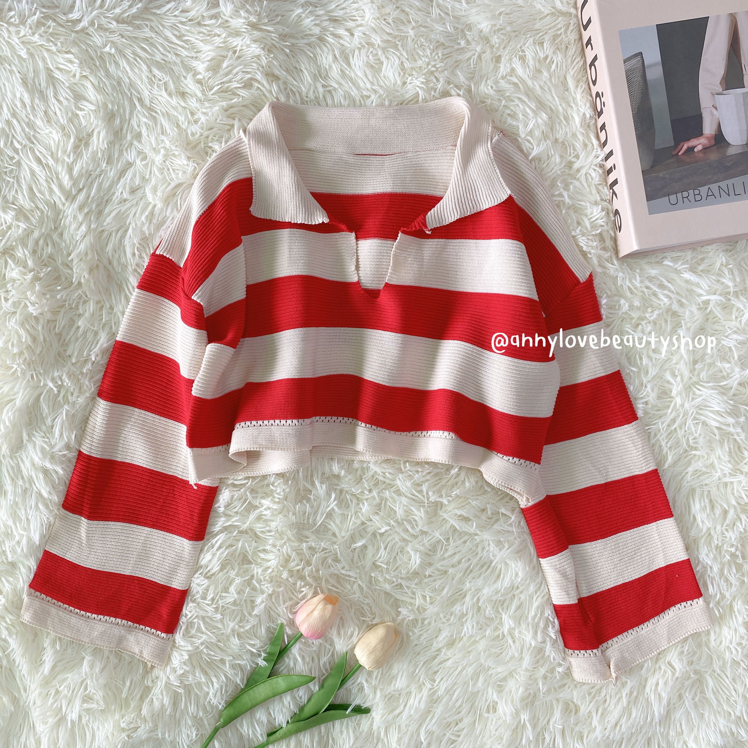 Crop top ไหมพรมแขนยาวลายขวางสีแดงครีม