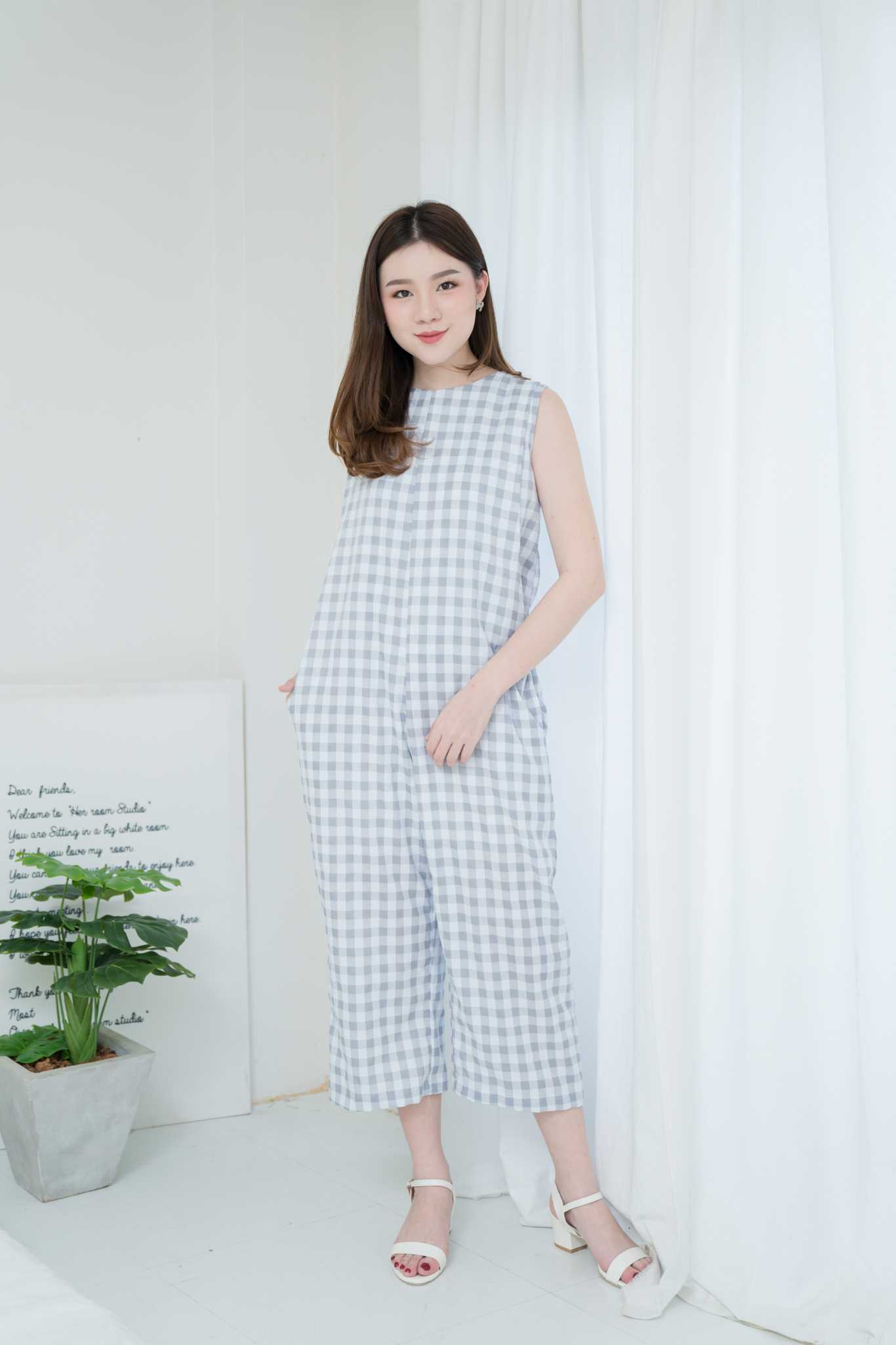 ชุดให้นม Grey scott long jumpsuit