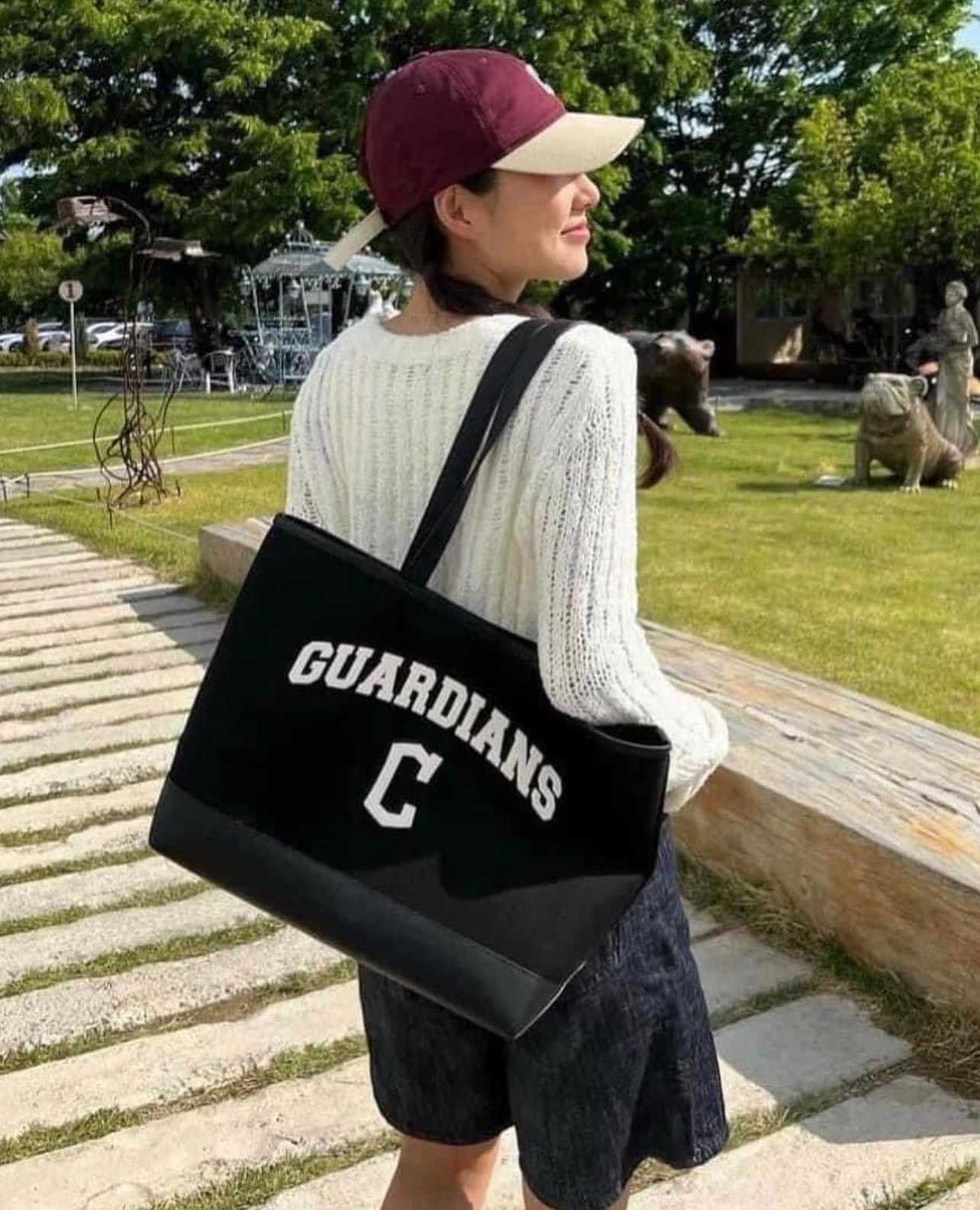 Sale🔥🔥MLB Varsity Canvas Large Tote Bag NY  กระเป๋าสะพาย กระเป๋าช้อปปิ้ง ใบใหญ่ สีครีม สีขาว สีดำ