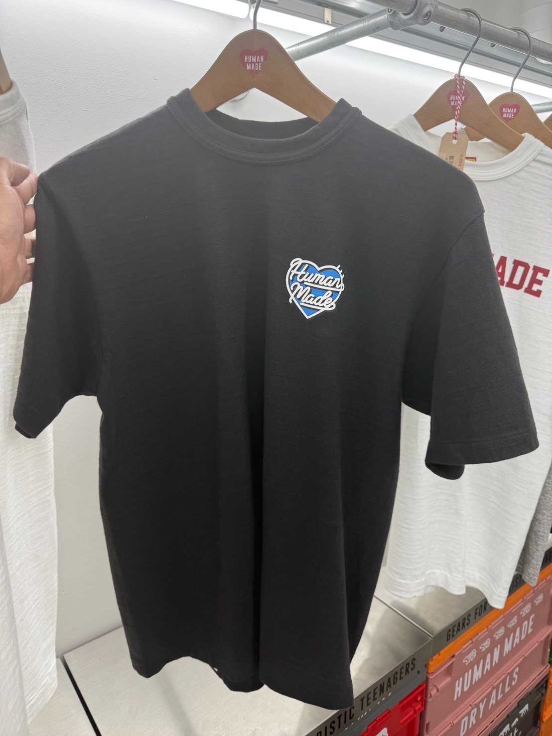 HUMEN MADE   GRAPHIC T-SHIRT  ใจเล็ก 