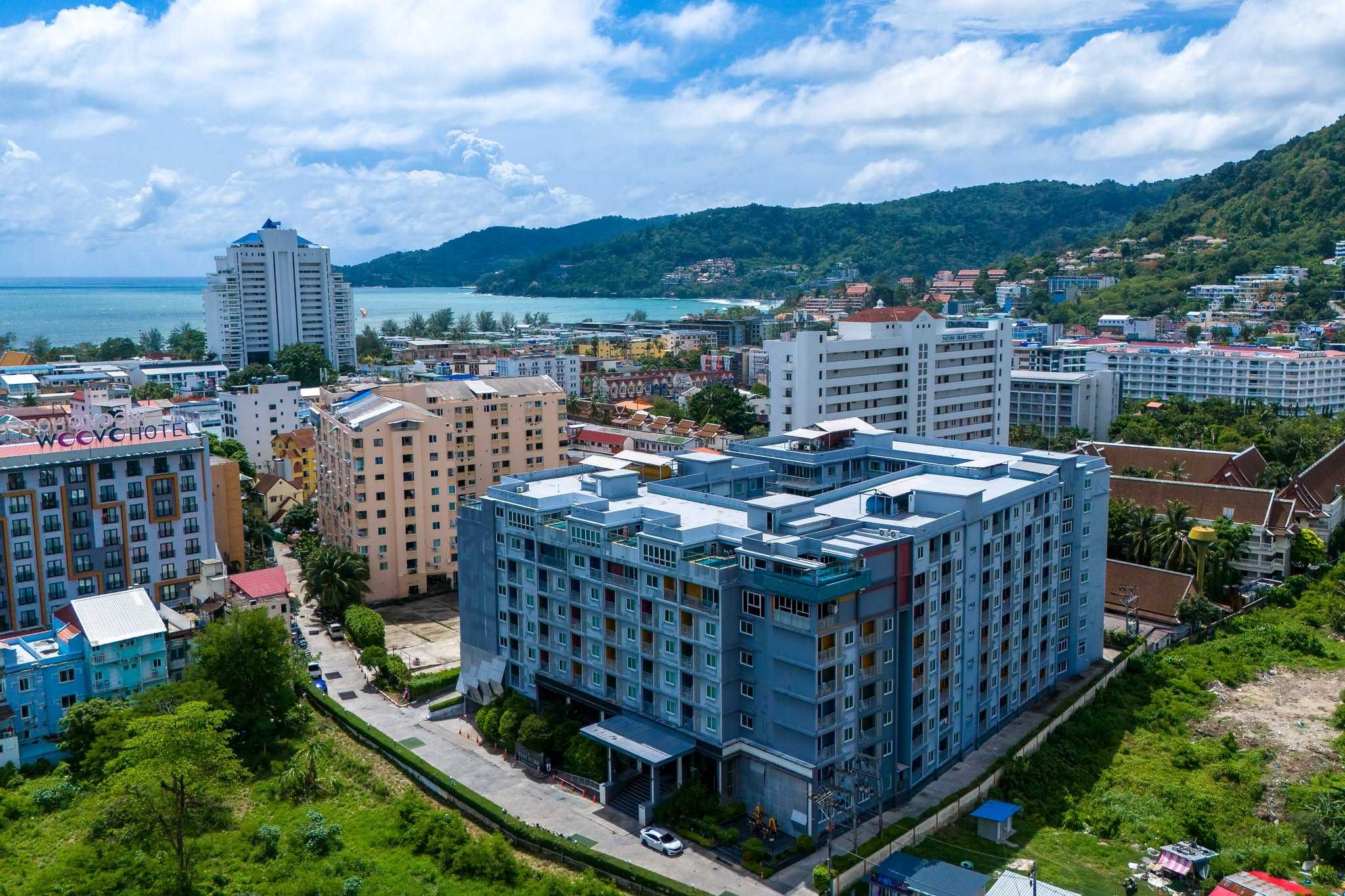 Elite Suites Patong Phuket ภูเก็ต ห้อง Deluxe Suite Pool View พร้อมอาหารเช้า 2 ท่าน