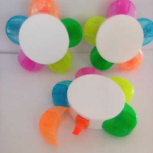 ปากกาเน้นข้อความดอกไม้ 5 สี