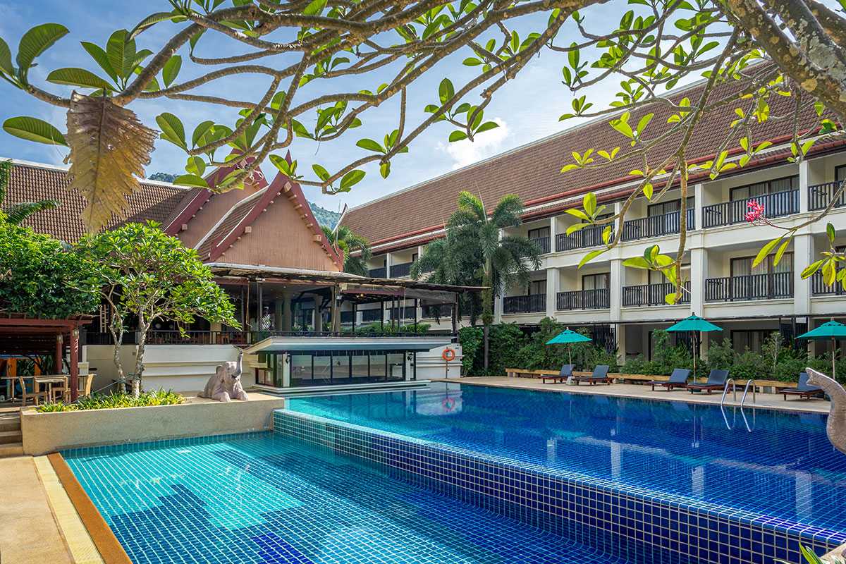 Deevana Patong Resort and Spa Phuket ภูเก็ต ห้อง Deluxe พร้อมอาหารเช้า 2 ท่าน
