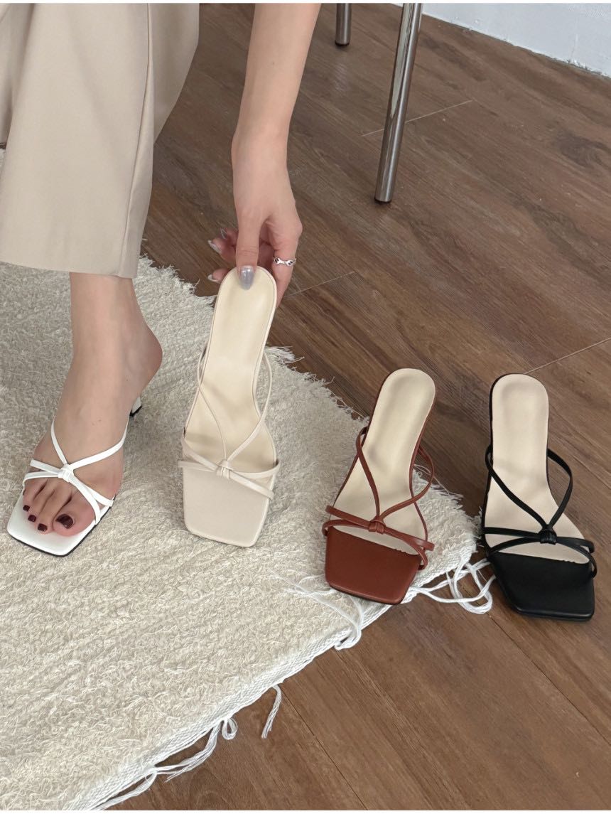 Gombli Twisted Mule (4 color ) 🇰🇷💯(korea Pre-order ประมาณ15วัน)รองเท้าแบรนด์เกาหลีส้นเตี้ยสายไขว้