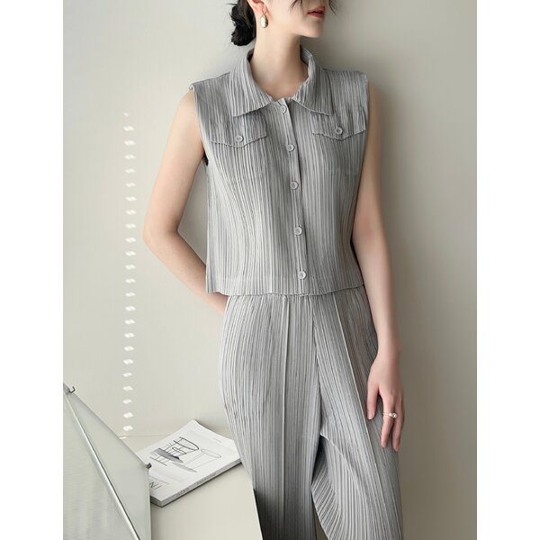 2MUAY รุ่น GJO1795 เสื้ออัดพลีทคุณภาพ SLEEVELESS COLLAR BUTTON FRONT PLEATED 12 สี FREE SIZE