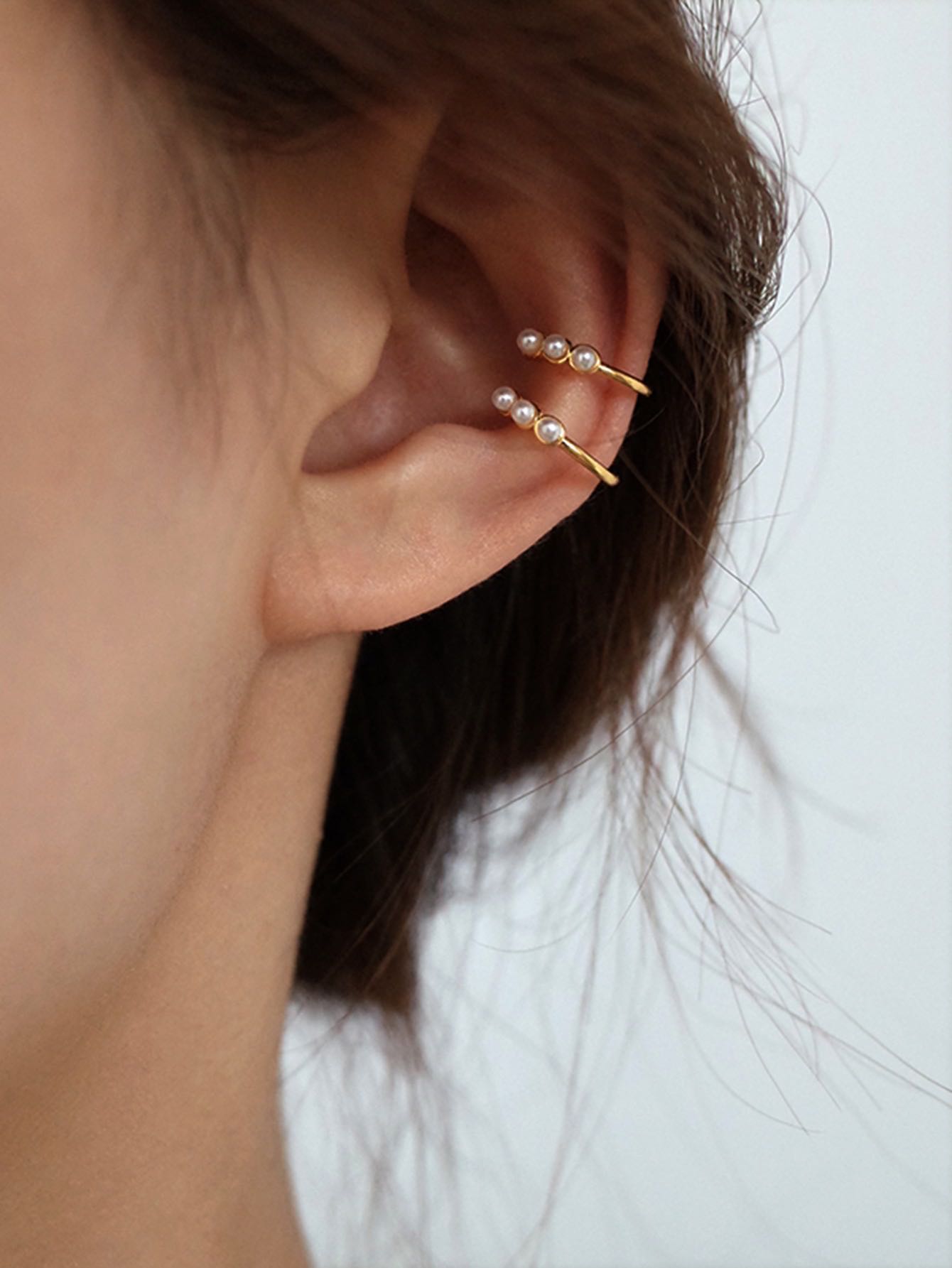 faux pearl decor earcuff