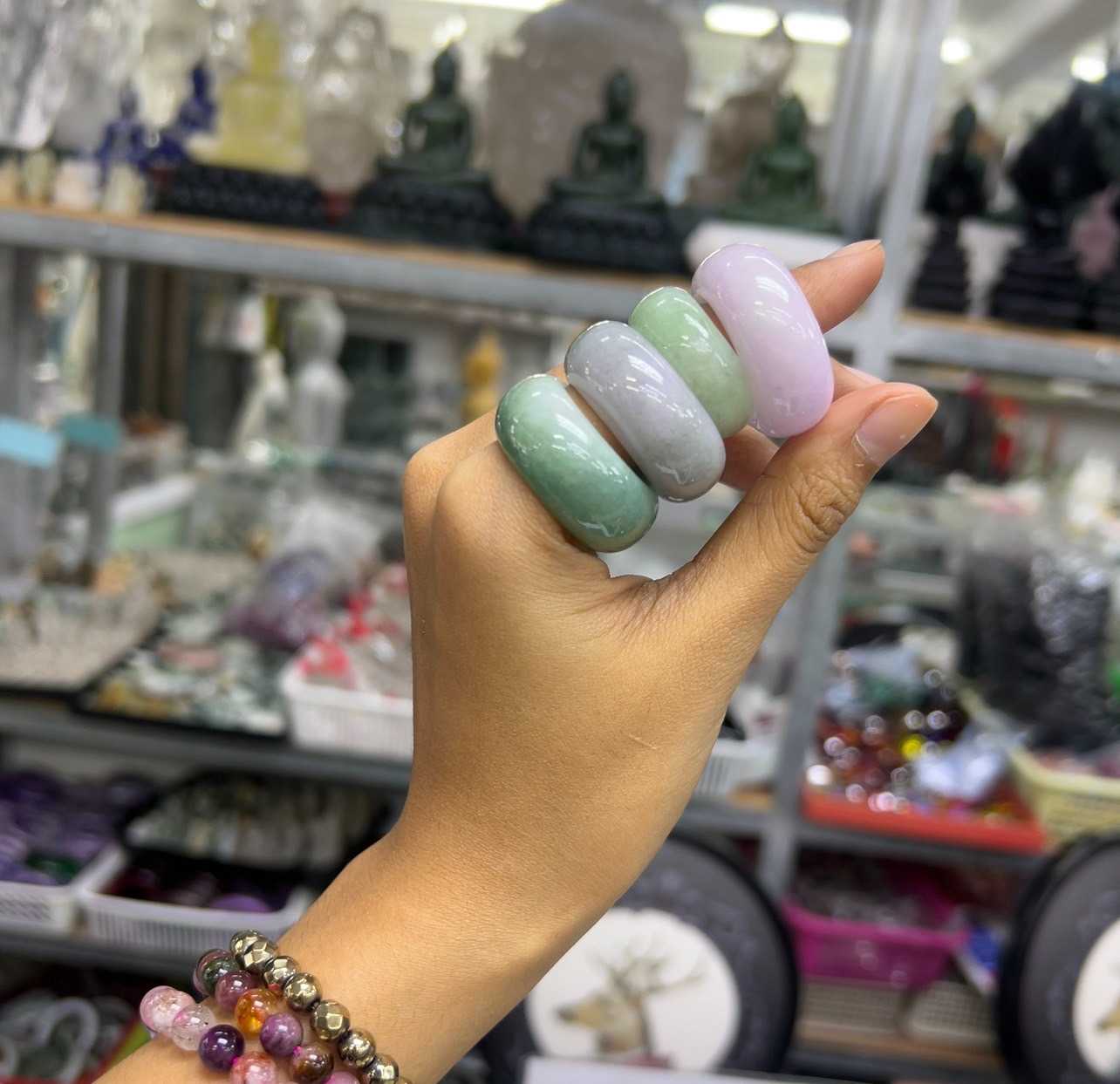 แหวนหยกเจไดต์ Natural Jadeite Type C เสริมสร้างความสัมพันธ์ที่ดีและความกลมเกลียว