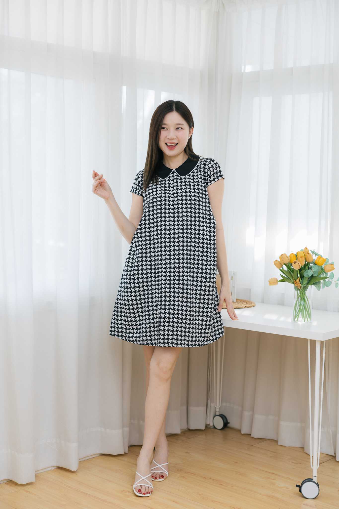 เดรสให้นม Black shinori lotus dress