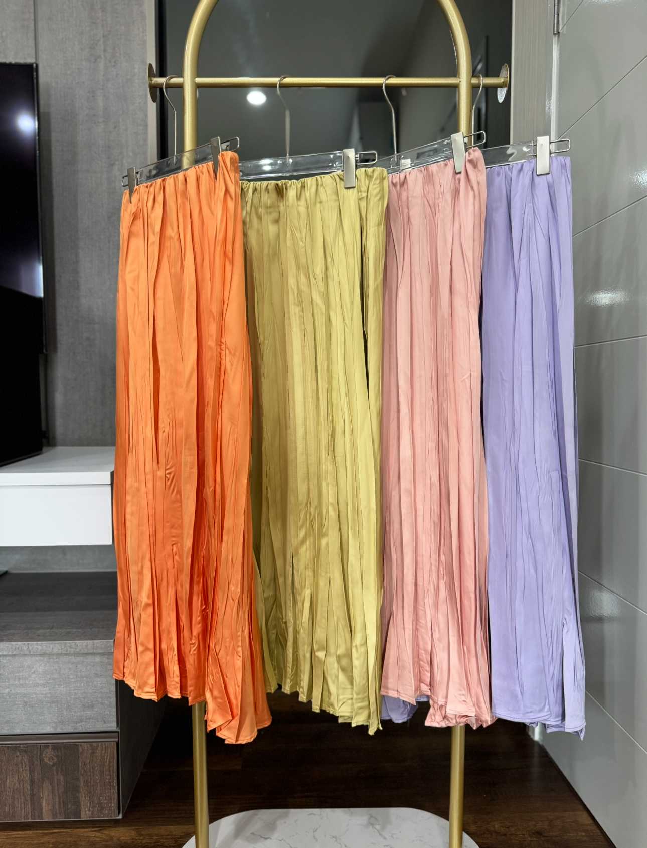9910 Silk Satin Pleated Skirt