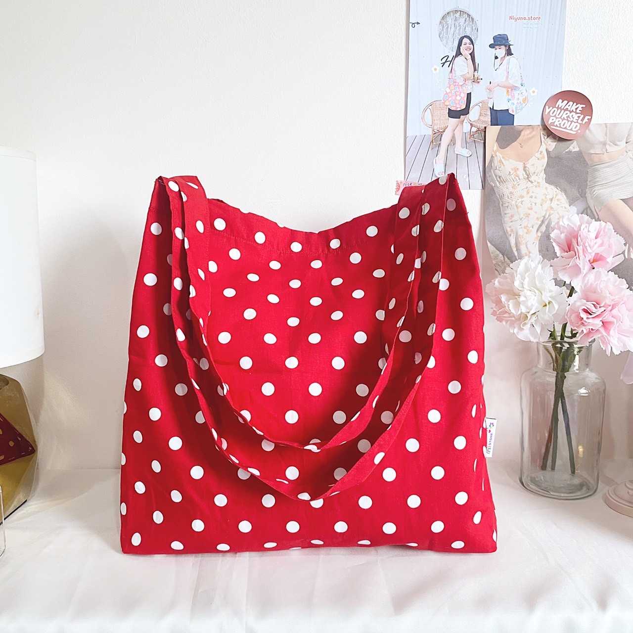 กระเป๋าผ้าสีแดงลาย Polka Dot สีขาว