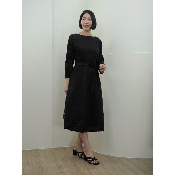 CLEARANCE SALE!! 2MUAY รุ่น CX0496 เดรสอัดพลีท ผ้าMatted LONG SLEEVE GLAM PLEATED DRESS สีดำ FREE...