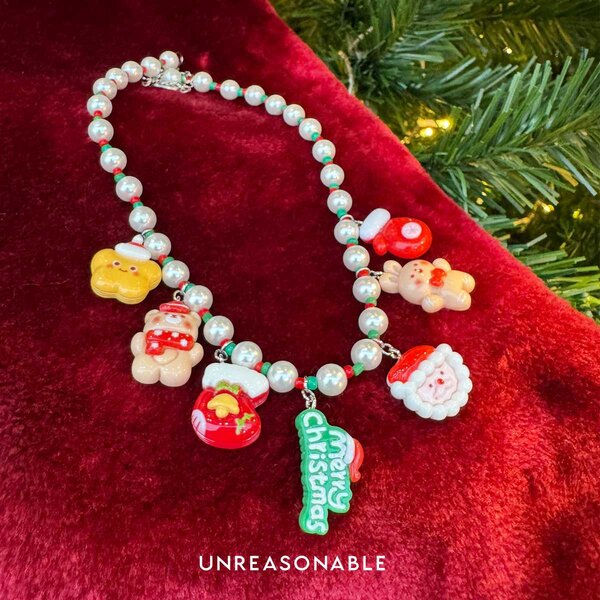 สร้อยคอมุกแก้ว 8.0 mm. Christmas Charm Necklace UA0973-01 Unreasonable Accessories