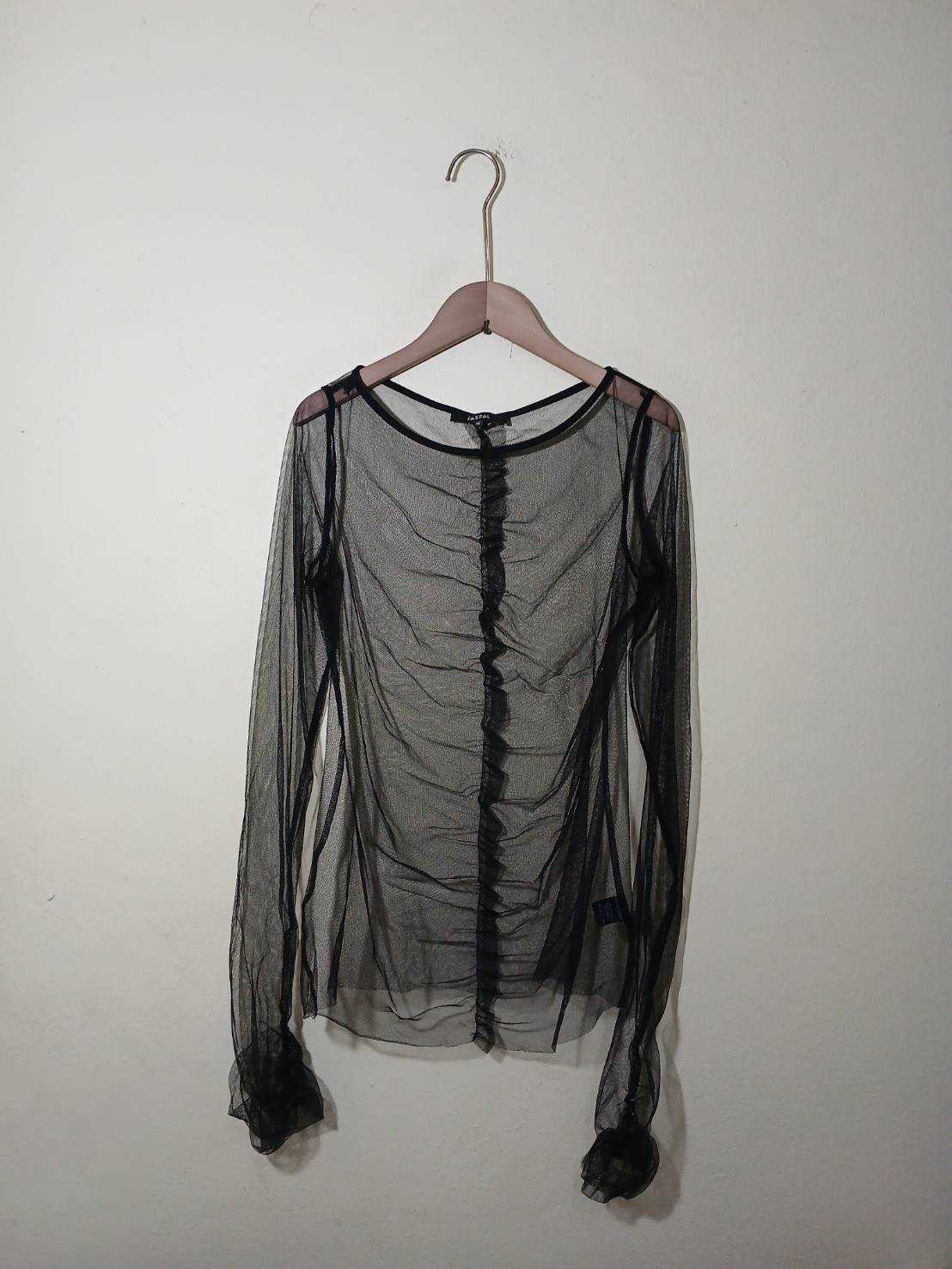 เสื้อคอกลมแขนยาว ผ้าชีฟอง Jaspal สีดำ มีตำหนิขาด หลายจุด สภาพ 85%