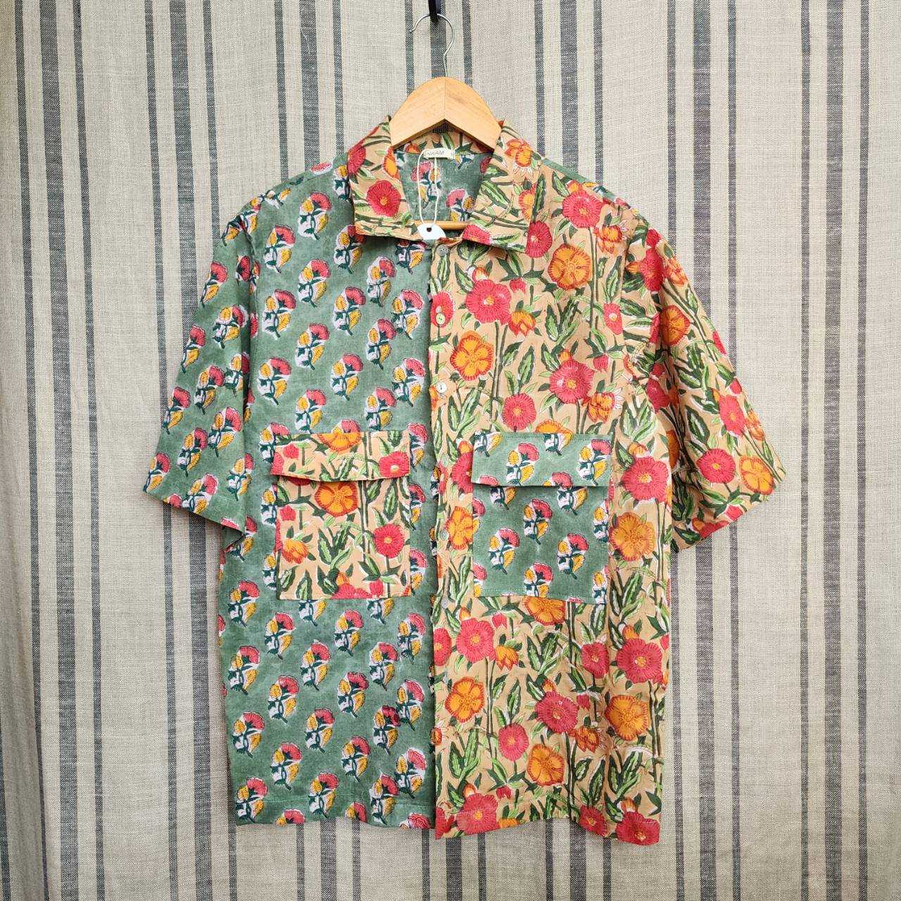 เสื้อแขนสั้นลายดอกบล็อกปริ้น