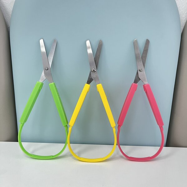 Large Loop Scissors (คละสี)
