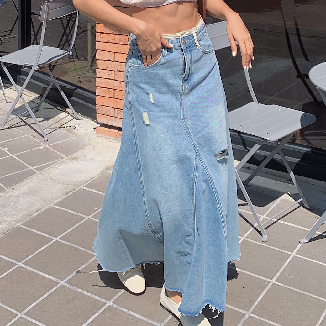 Waist line ripped denim skirt