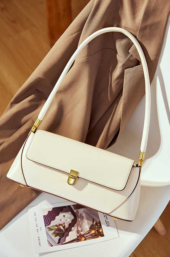 CRE036 Baguette Bag (Off White)
