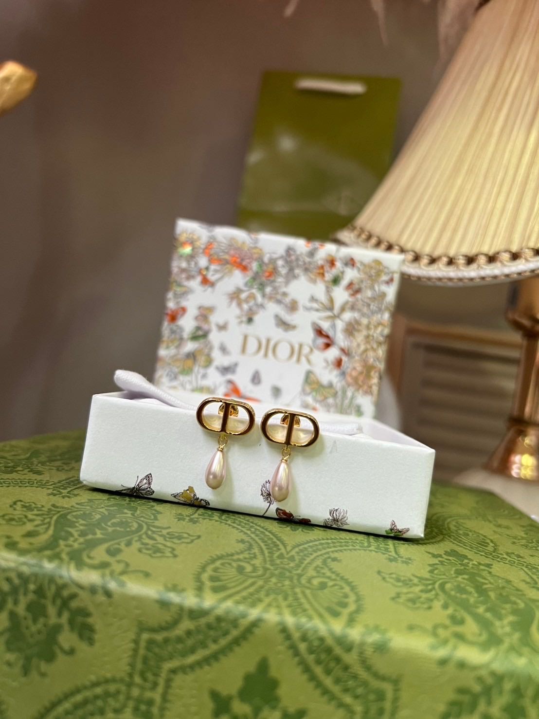 ต่างหู Dior ห้อยมุกเรียว (งาน1:1)