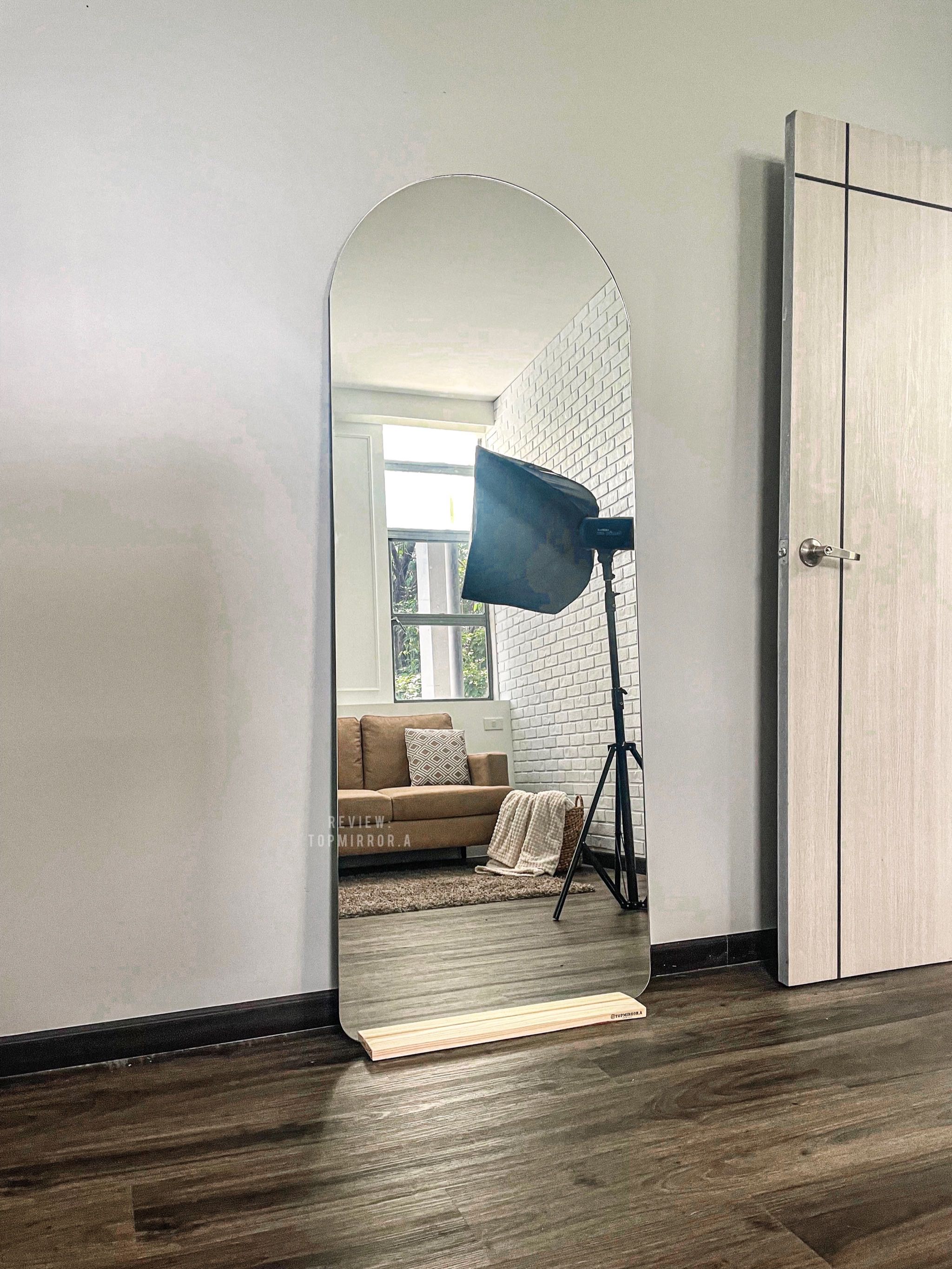 Rounded Door หัวโค้ง-มนมุมล่าง 70x180 ซม. (แถมฟรีฐานไม้)