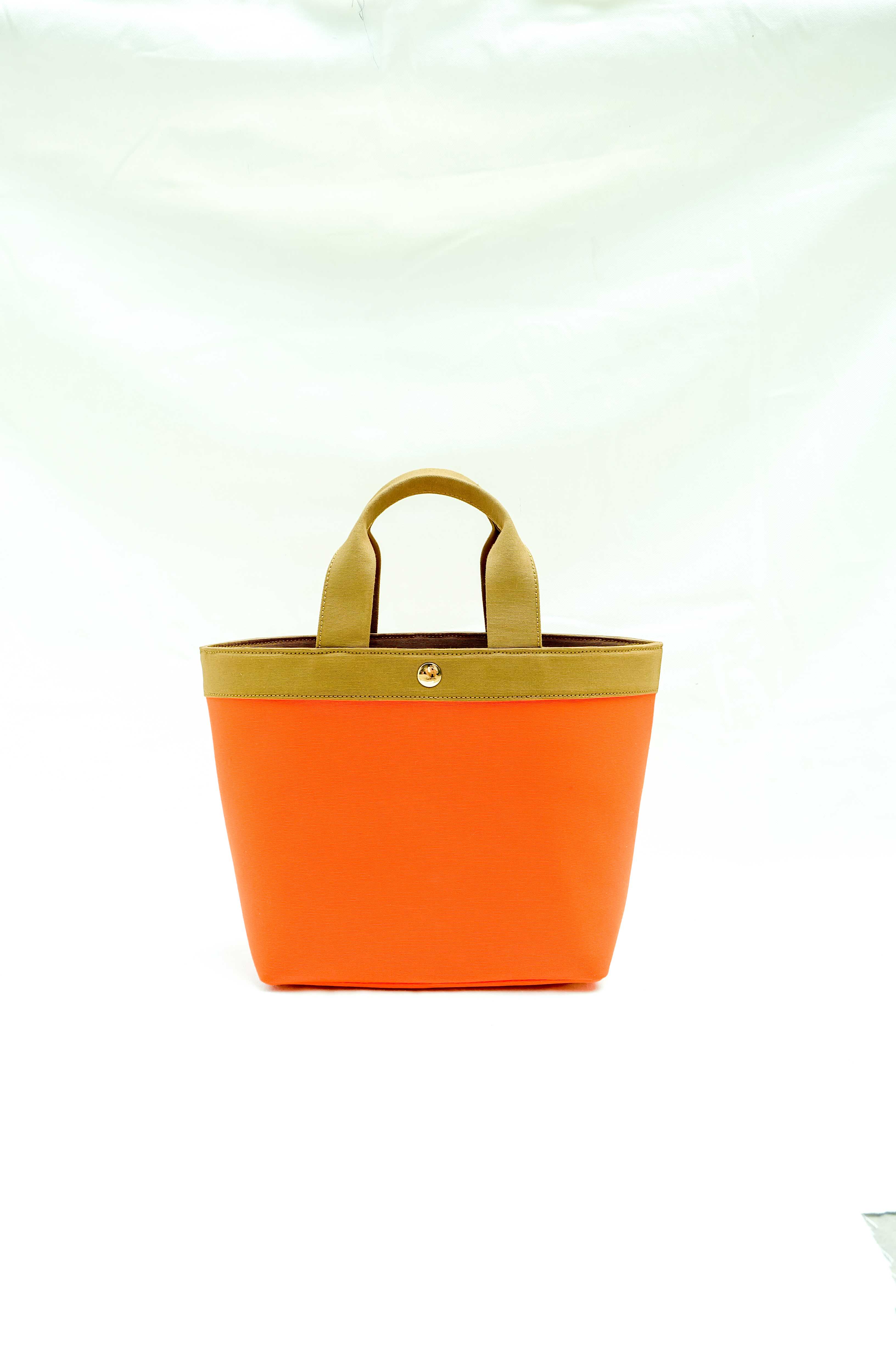 Harper in Orange