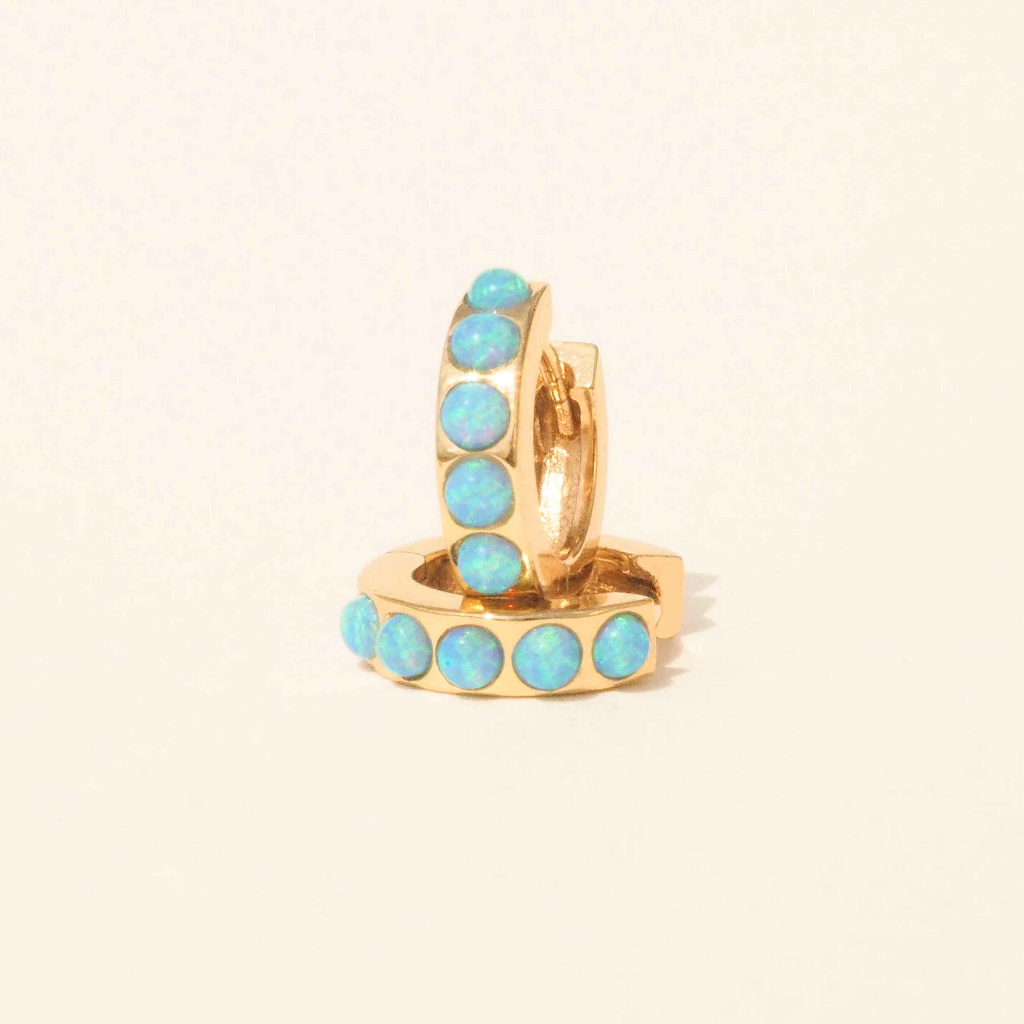 ต่างหูห่วงโอปอลสีฟ้า (Blue Opal Huggie Hoop Earrings)