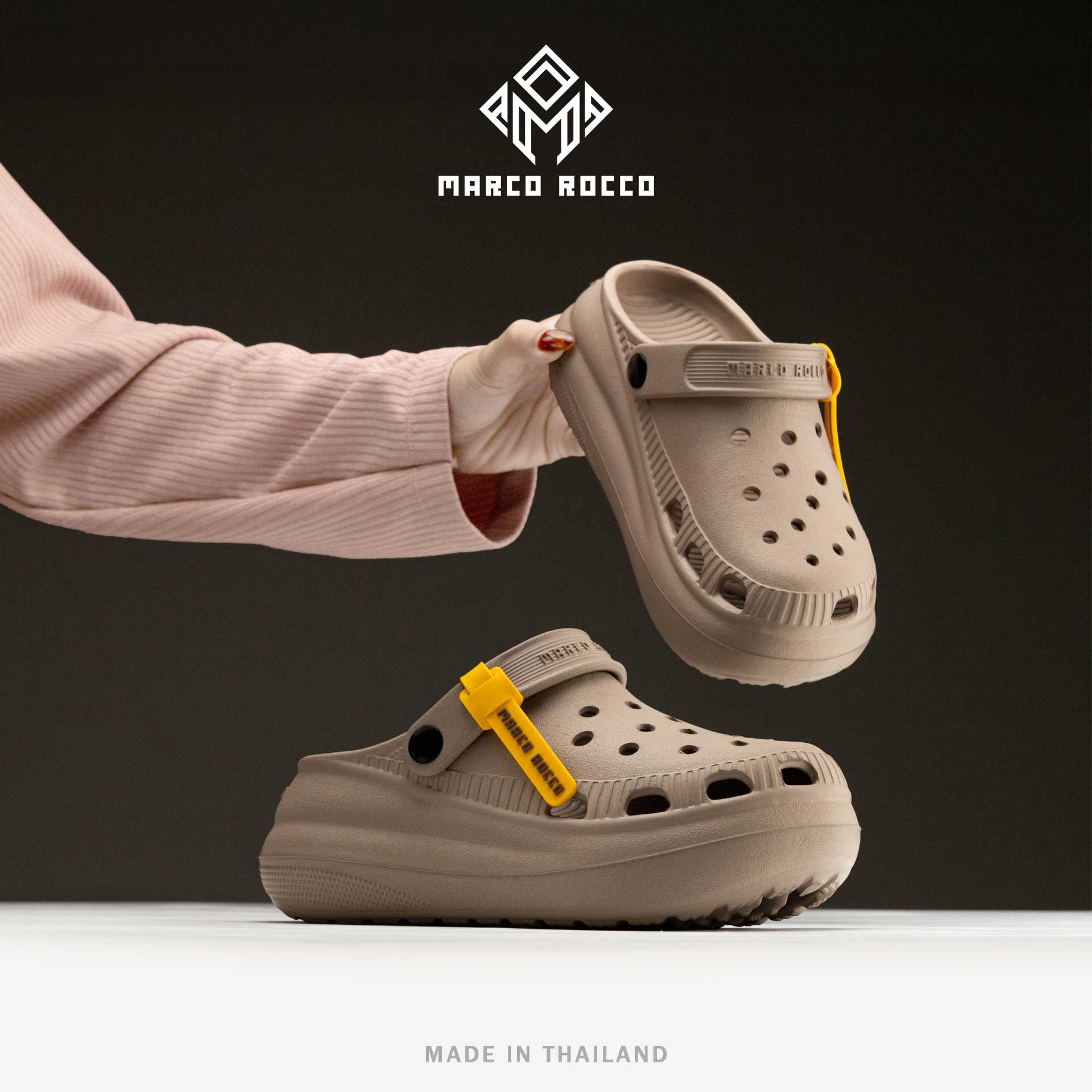 Marco Rocco รุ่น MR8026 รองเท้าแตะผู้หญิง รัดส้น ระบายอากาศ Size 36-41