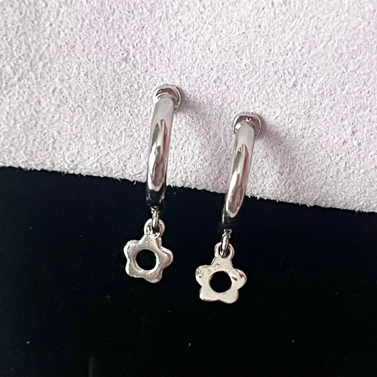 MQ ห่วงเงินจี้ดอกไม้ แป้นขดลวด