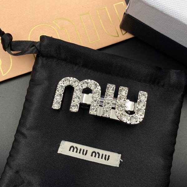 กิ๊บ mm อักษรเพชร