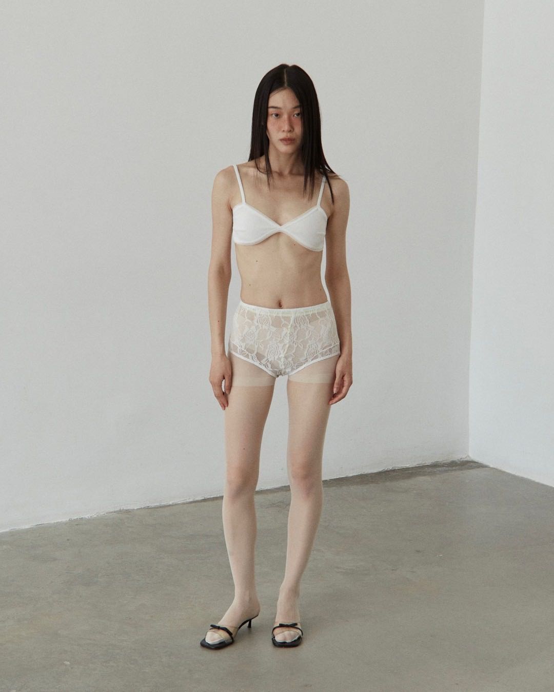 MISTYSTORAGE HUGGING WHITE BRA