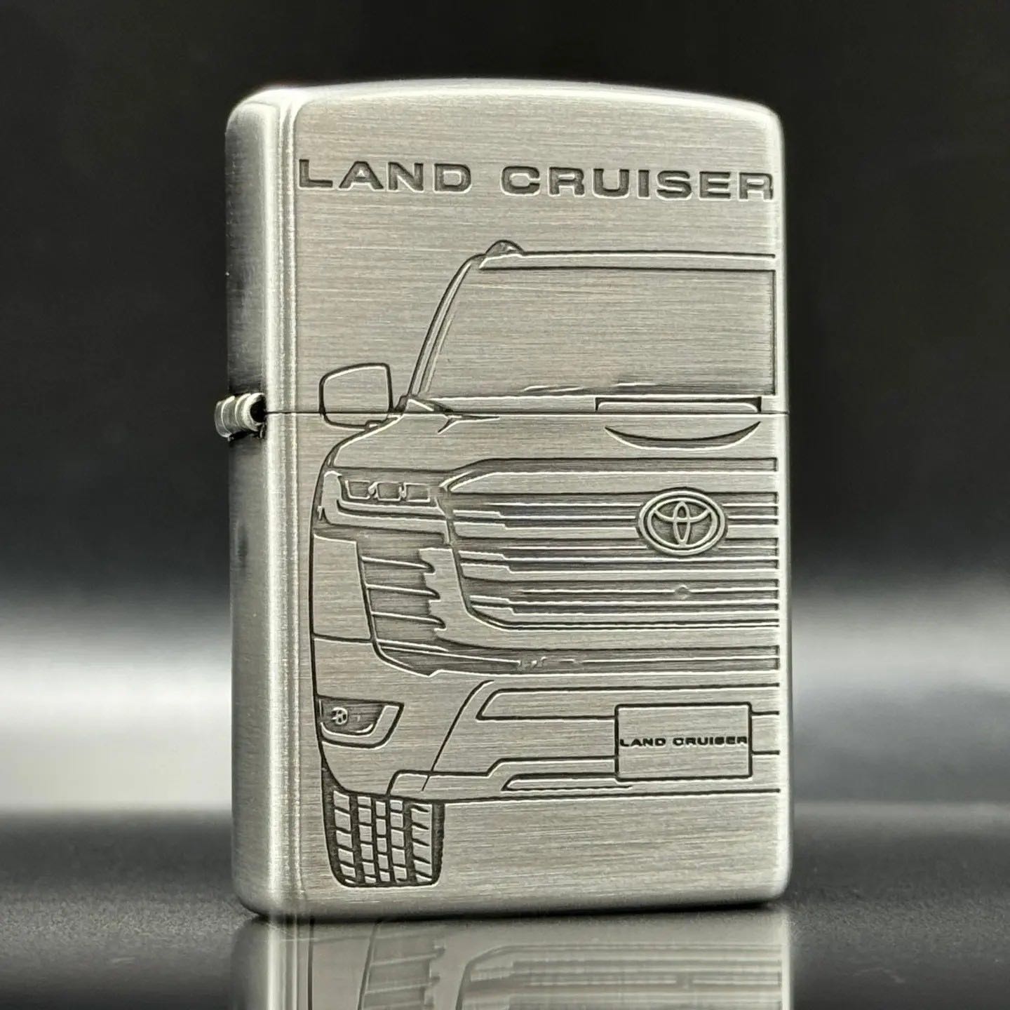Zippo ไฟแช็กรุ่น ZJP0092 Toyota Land Cruiser