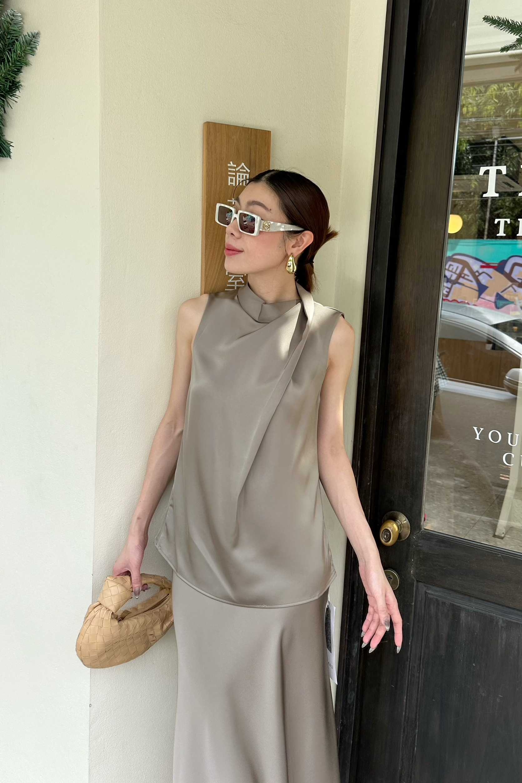 #9909 Sleeveless Silk Satin Blouse มี 5 สี