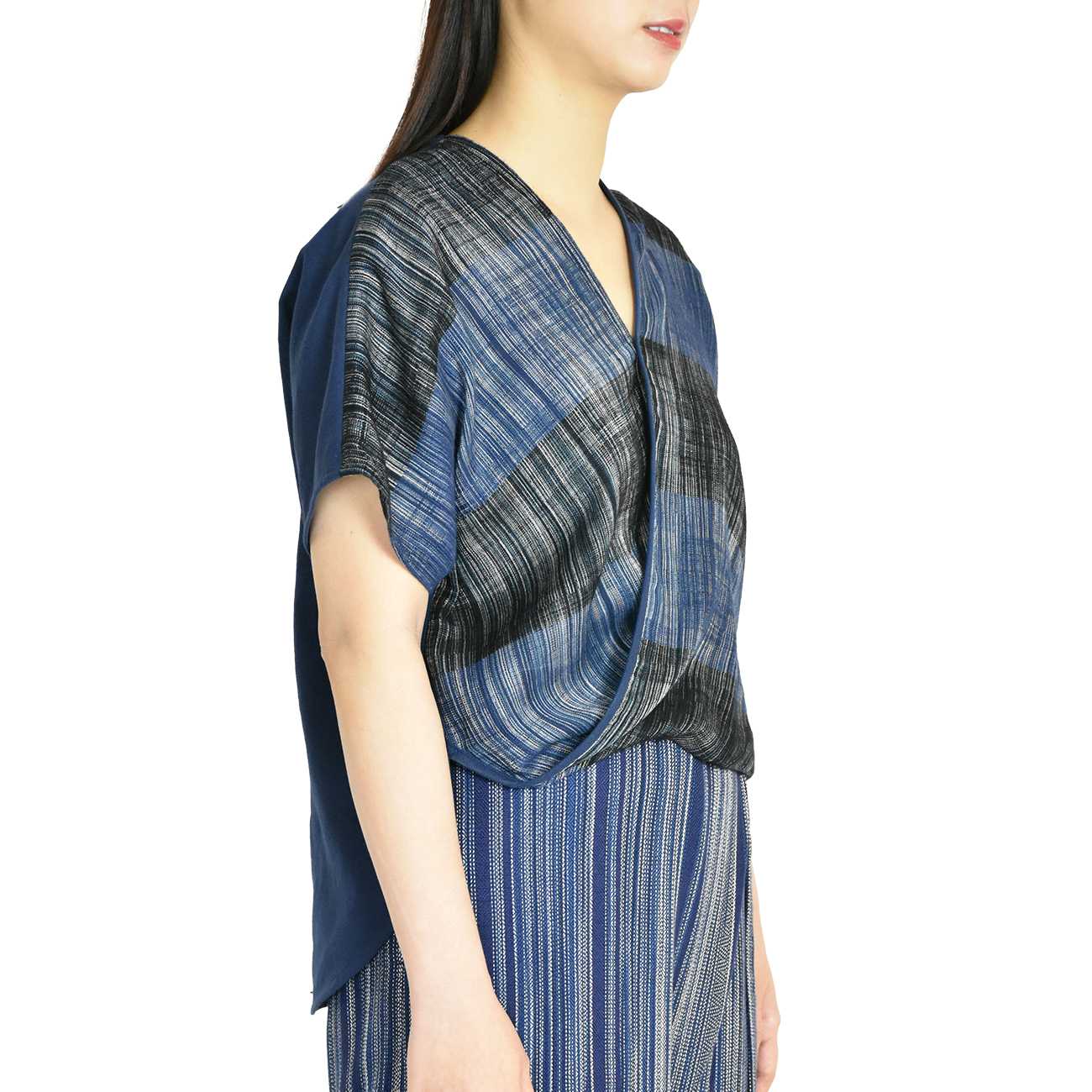 เสื้อเบลาส์ DoiTung Everyday SS24/BL22 Blue & Black #F