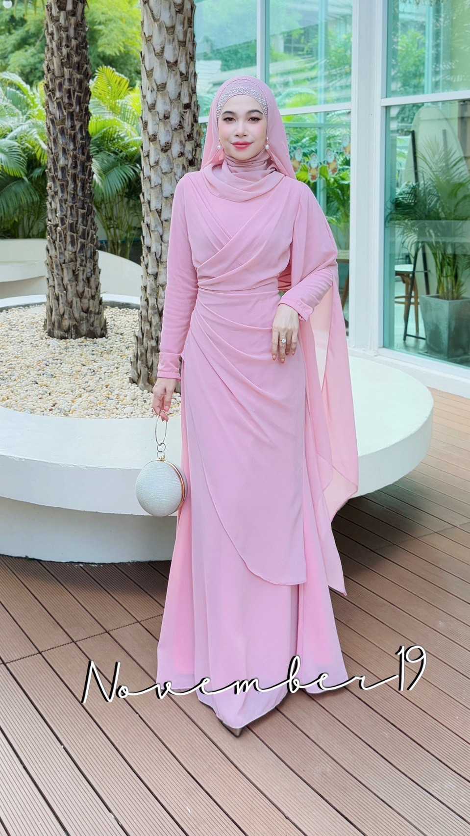 ชุดเดรสอิสลาม แถมฟรีผ้าคลุมสีเข้าชุด  ชีฟองผืนเปล่า  รุ่นโอปอล์ คอลเลคชั่นใหม่