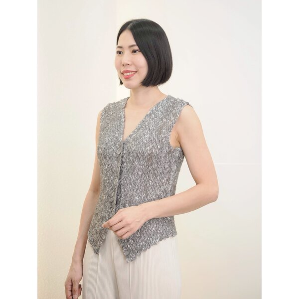 (กดรับคูปอง)CLEARANCE SALE!! 2MUAY รุ่น GF1723 เสื้ออัดพลีท ZIGZAG SLEEVELESS VEST PLEATED TOP 3 ...