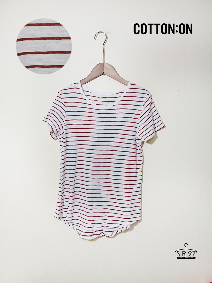 เสื้อยืดคอกลมแขนสั้น Cotton on ลายทางสีขาว น้ำตาลอ่อน สภาพ 85%
