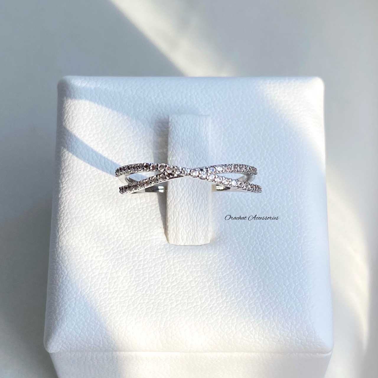 (ส่งฟรี) Minimal X ring. (แหวนงาบชุบทองคำขาว เพชร CZ)