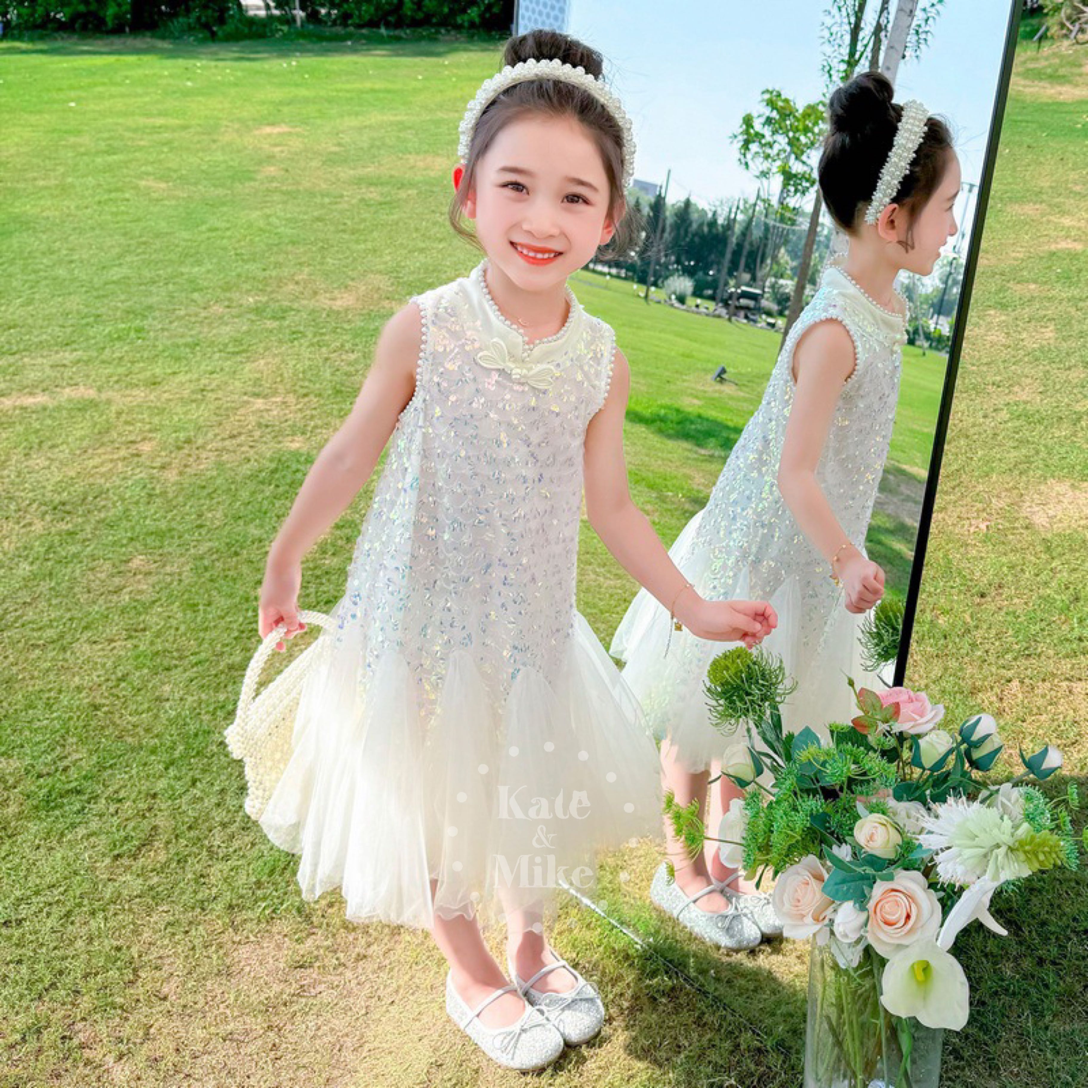 เดรสคอจีน เด็กหญิง สีขาว ปักเลื่อมเกล็ดปลา K193