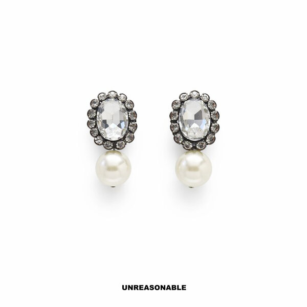 Maison Pearl Studs สีขาว ต่างหูคลิป ต่างหูก้านเงินแท้ น้ำหนักเบา สวยใส่สบาย UA0593-01 Unreasonabl...