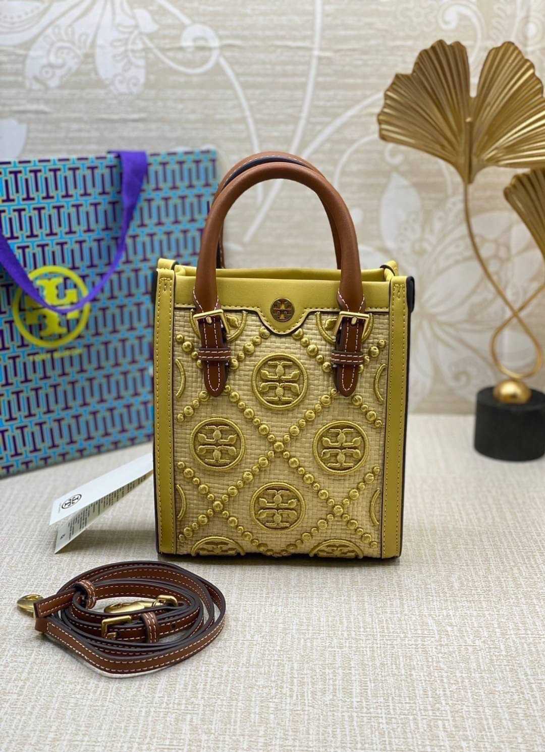 กระเป๋าสะพายTORY BURCH T MONOGRAM EMBOSSED MINI TOTE