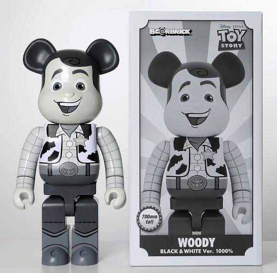 [พร้อมส่ง] !! สำหรับลูกค้าเปลี่ยนมัดจำเท่านั้น !!  Woody B&W Toy Story 1000%