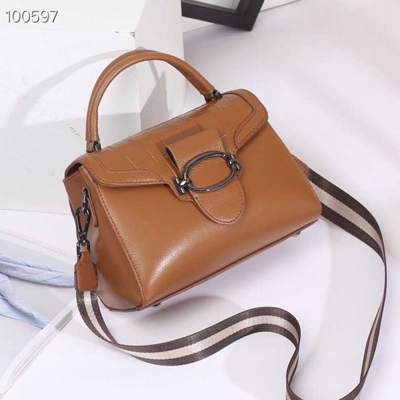 กระเป๋าหนังวัวแท้ cross body ที่แมทกับลุคไหนก็ Cool 😍😍 ผลิตจากหนังวัว100%