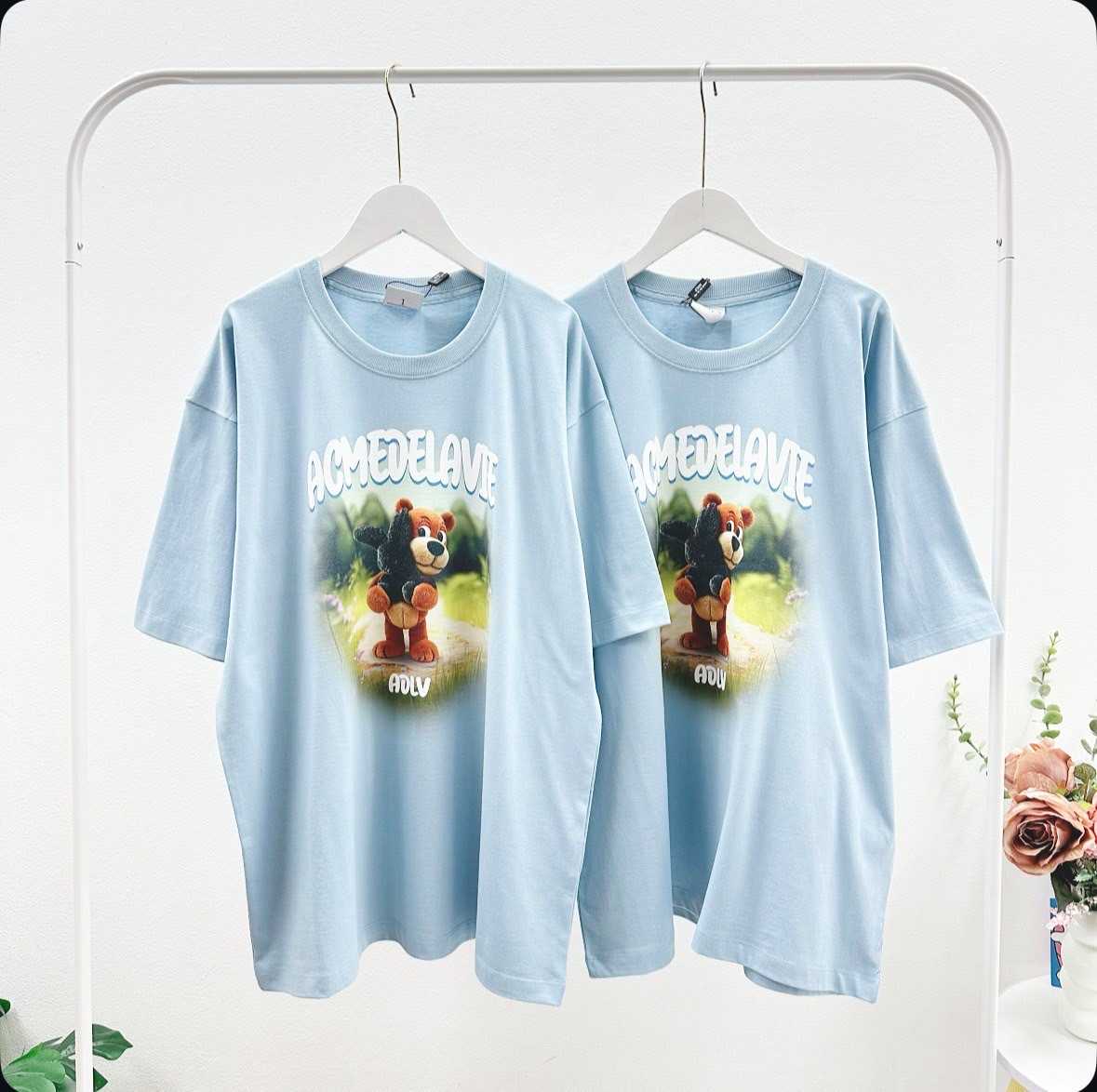 พร้อมส่ง  Teddy Bear Graphic T-Shirt ( Light Blue )