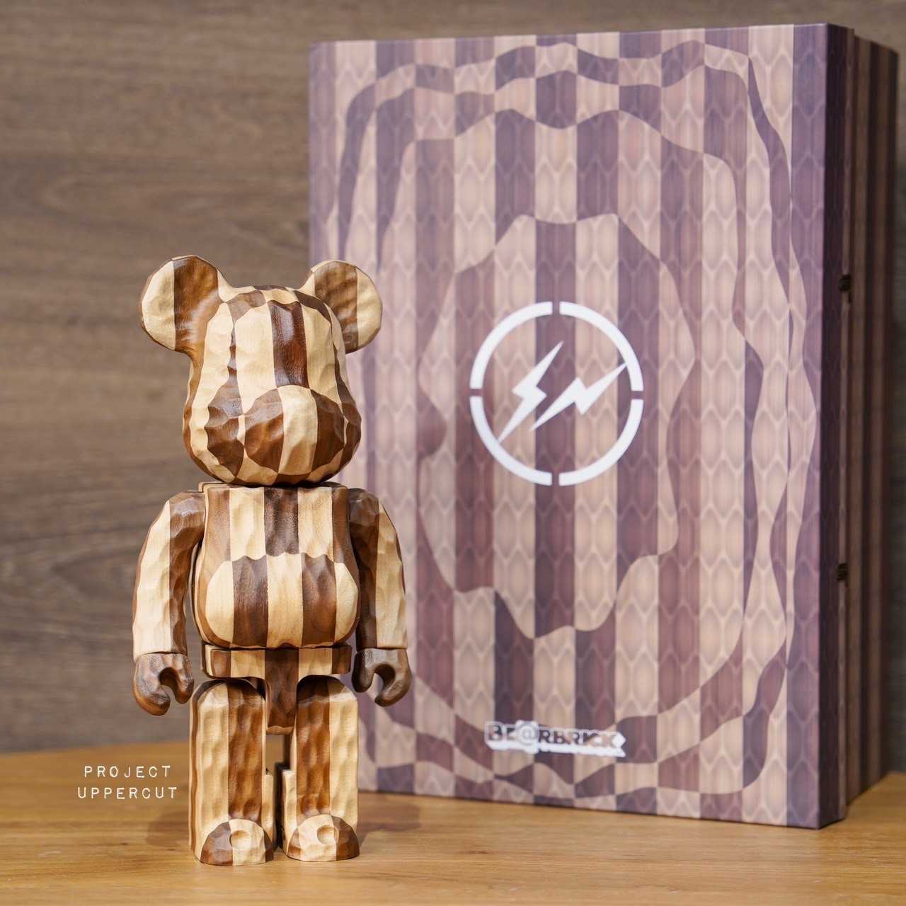 BE@RBRICK 400% KARIMOKU x Fragmentdesign Carved Wooden - LONGITUDINAL CHESS (Wood) [New]