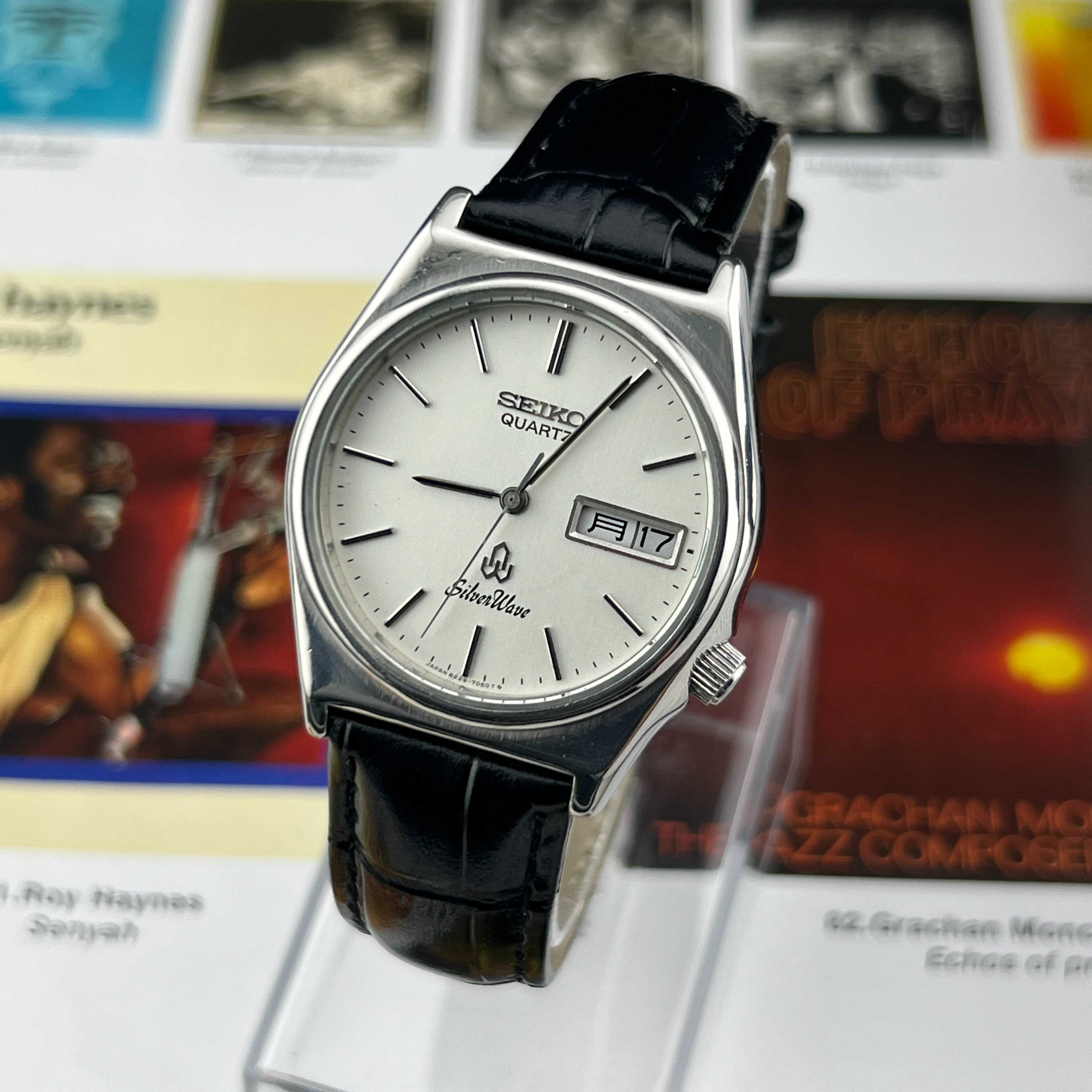 Vintage Seiko Silverwave Quartz Silver Dial Ref.8229-7040 Days/Date Kanji JDM Japan 1981