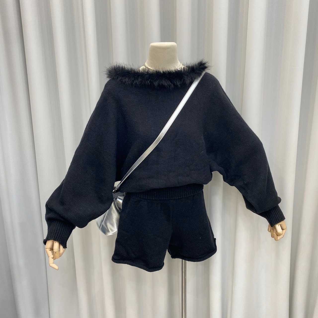 Lita Set เซทเสื้อสเวทเทอร์ +  กางเกงขาสั้น