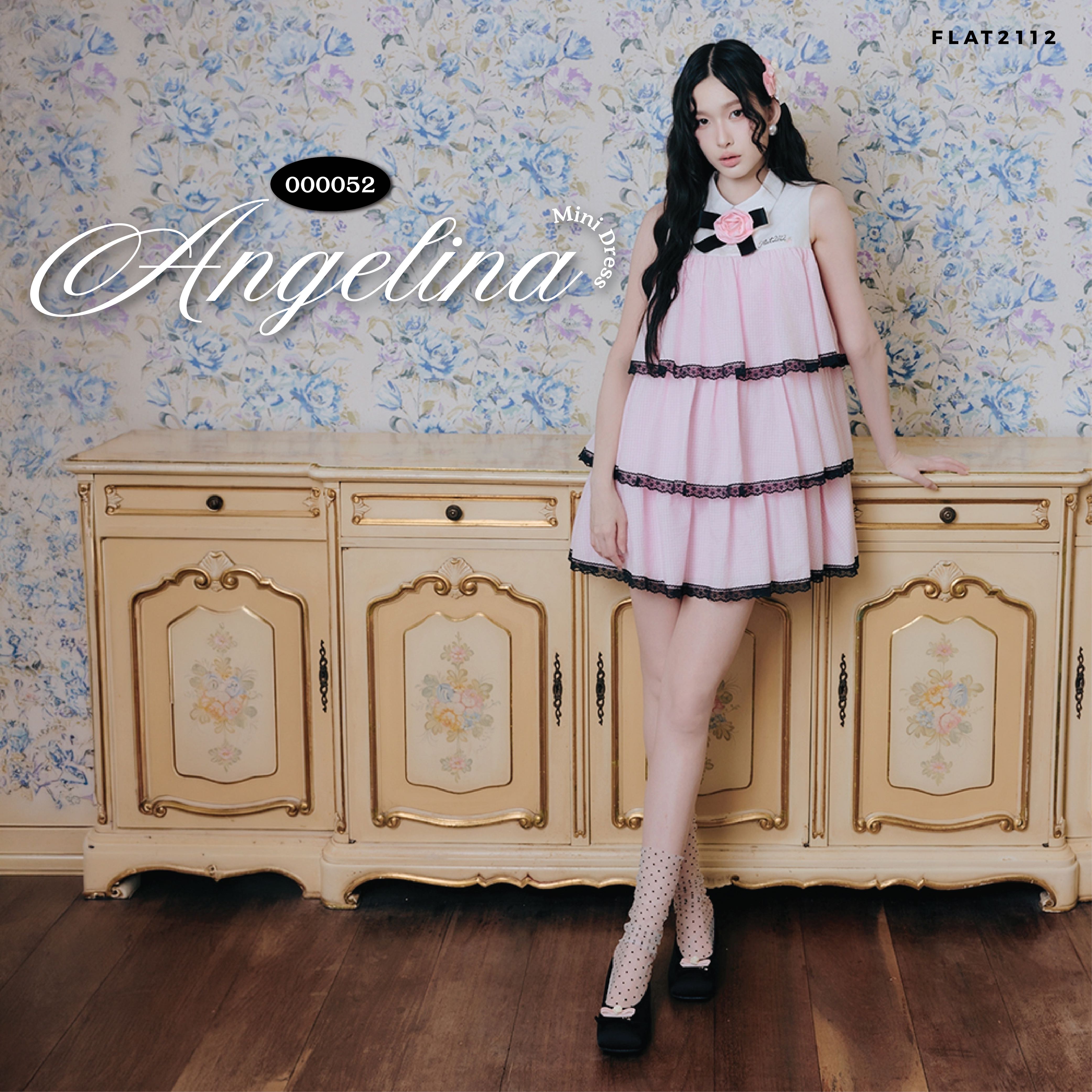 FLAT2112 : ANGELINA MINI DRESS เดรสลายตารางสีชมพู คอปกสีขาว แต่งดอกกุหลาบ (000052)