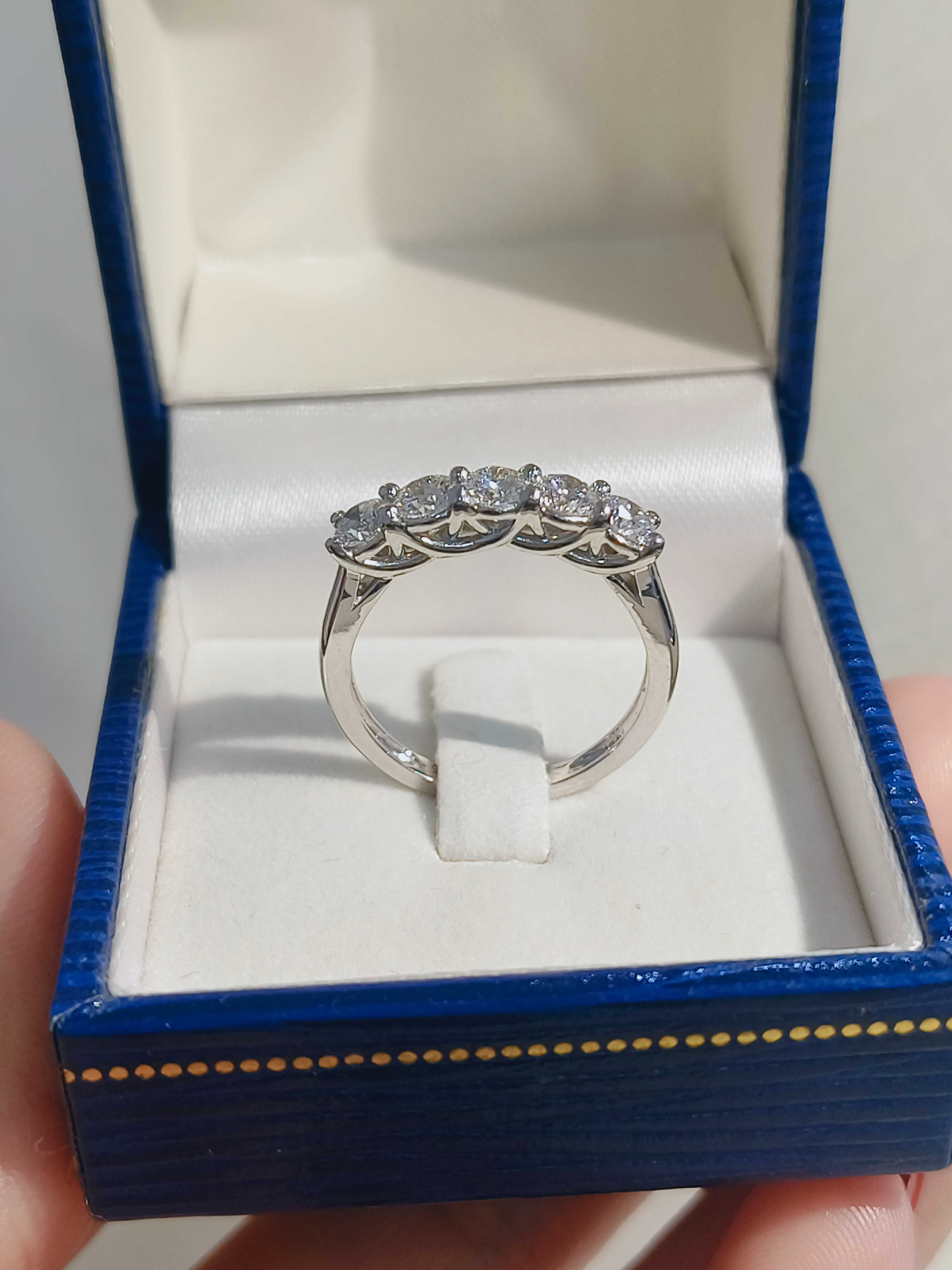 แหวนแถว 1.01ct (9k)